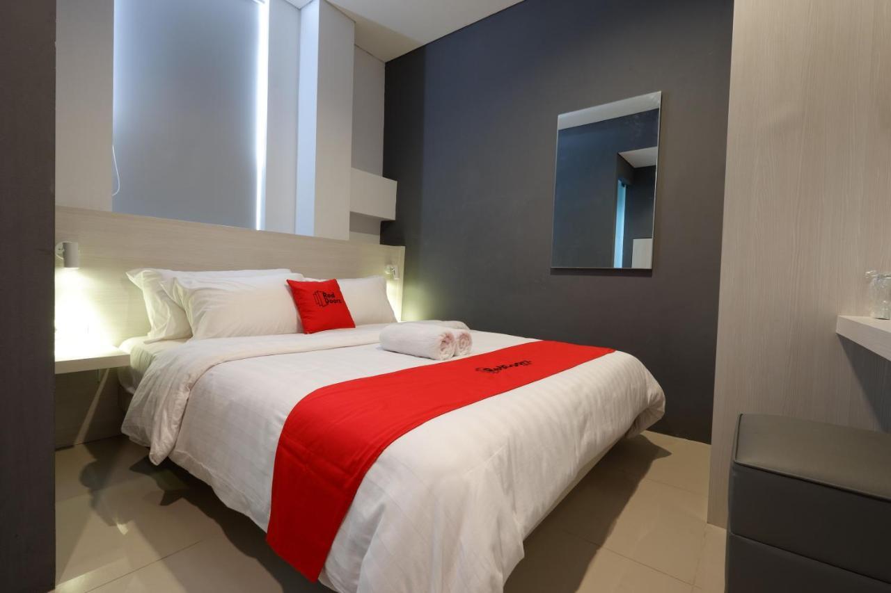 Reddoorz Plus Near Ciputra Mall Simpang Lima Semarang Luaran gambar