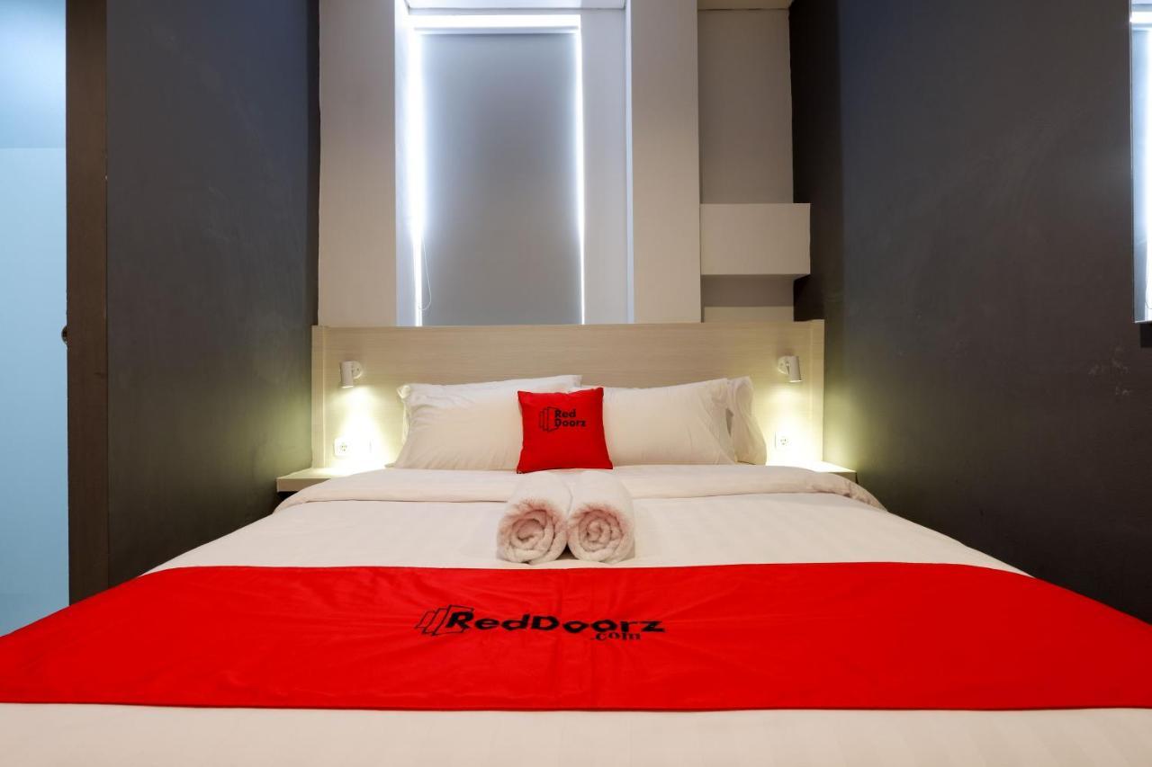 Reddoorz Plus Near Ciputra Mall Simpang Lima Semarang Luaran gambar